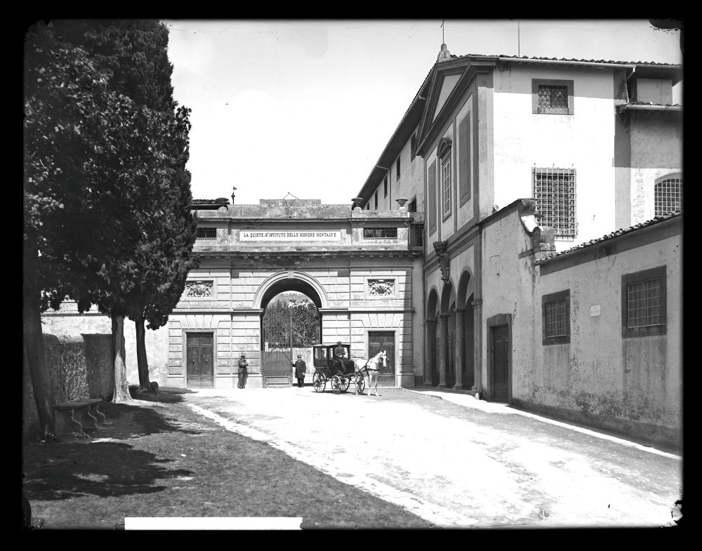 Ingresso dell'Istituto delle Signore Montalve "La Quiete", 1906 